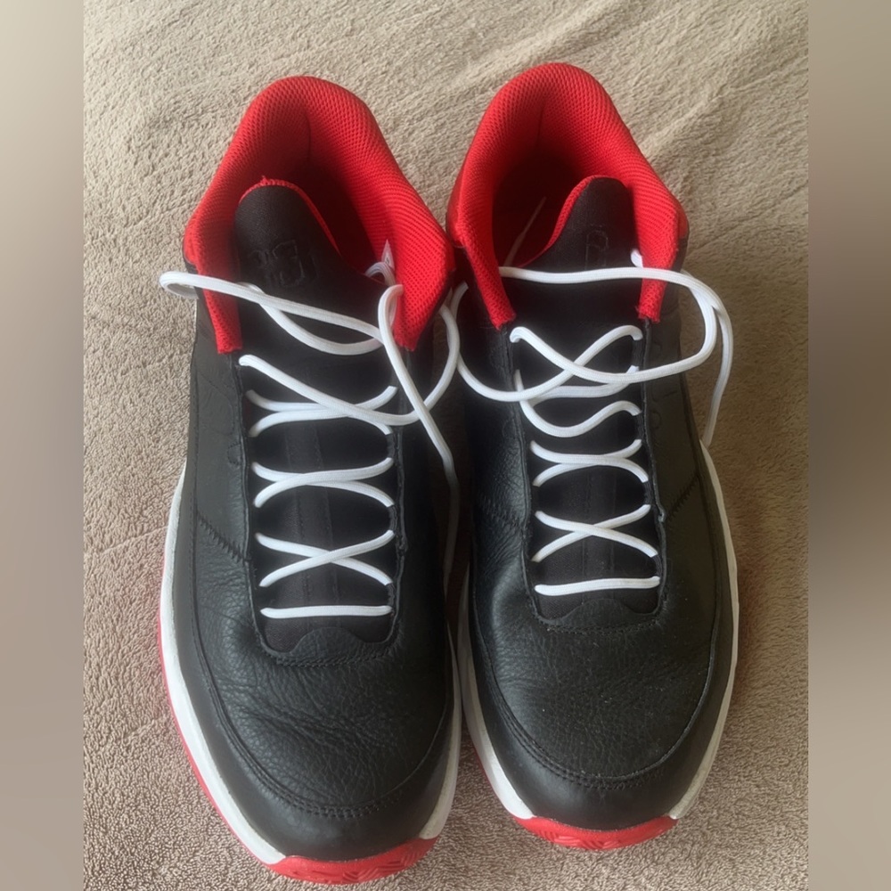 Jordan max aura 3black red
